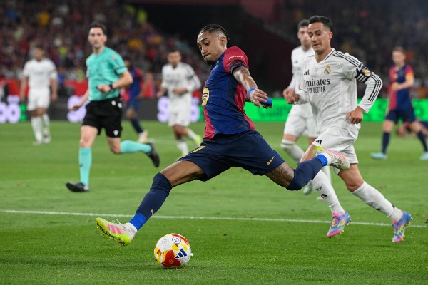 记者：西汉姆联和狼队有意利物浦边锋本-多克